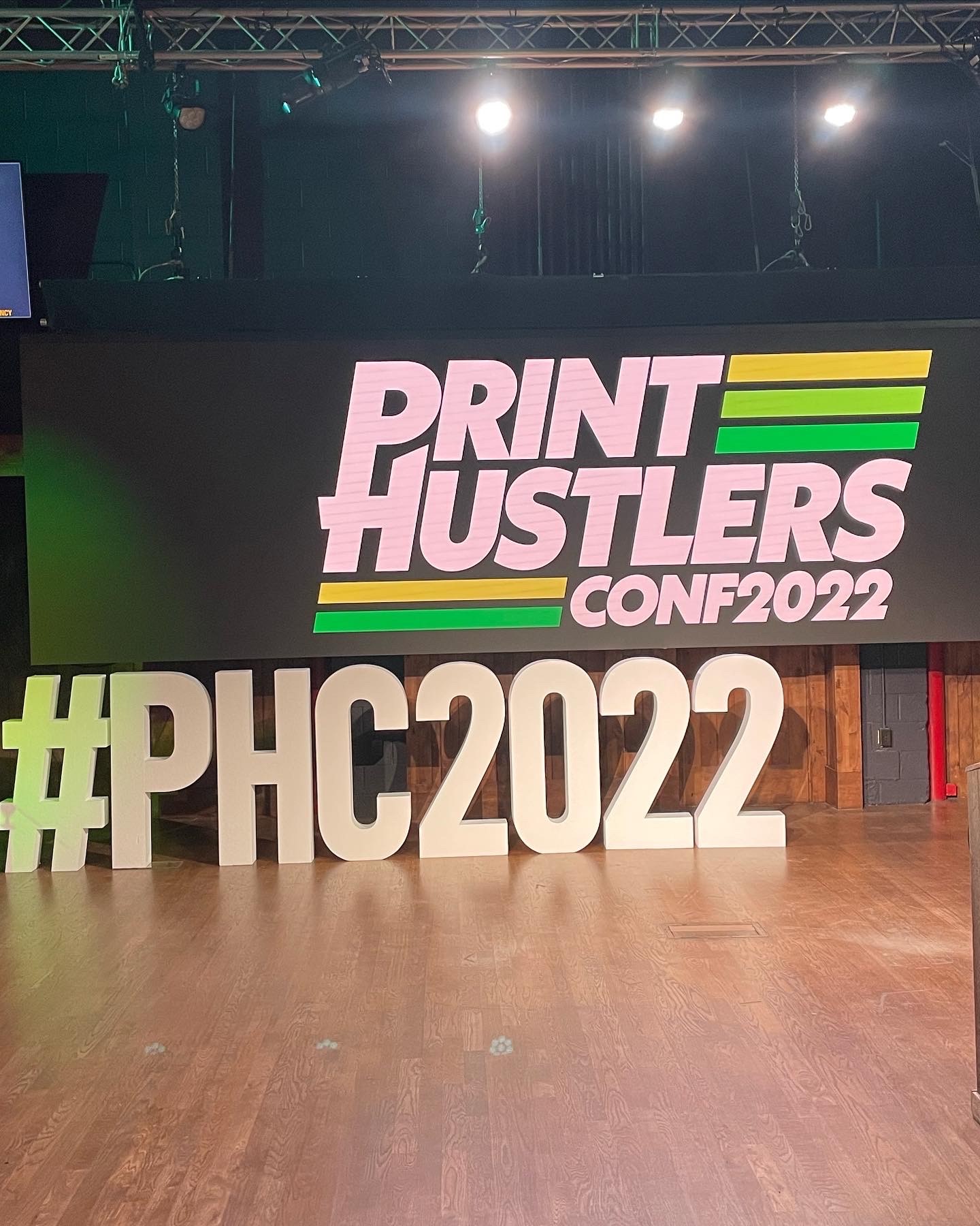 print-hustlers-stage