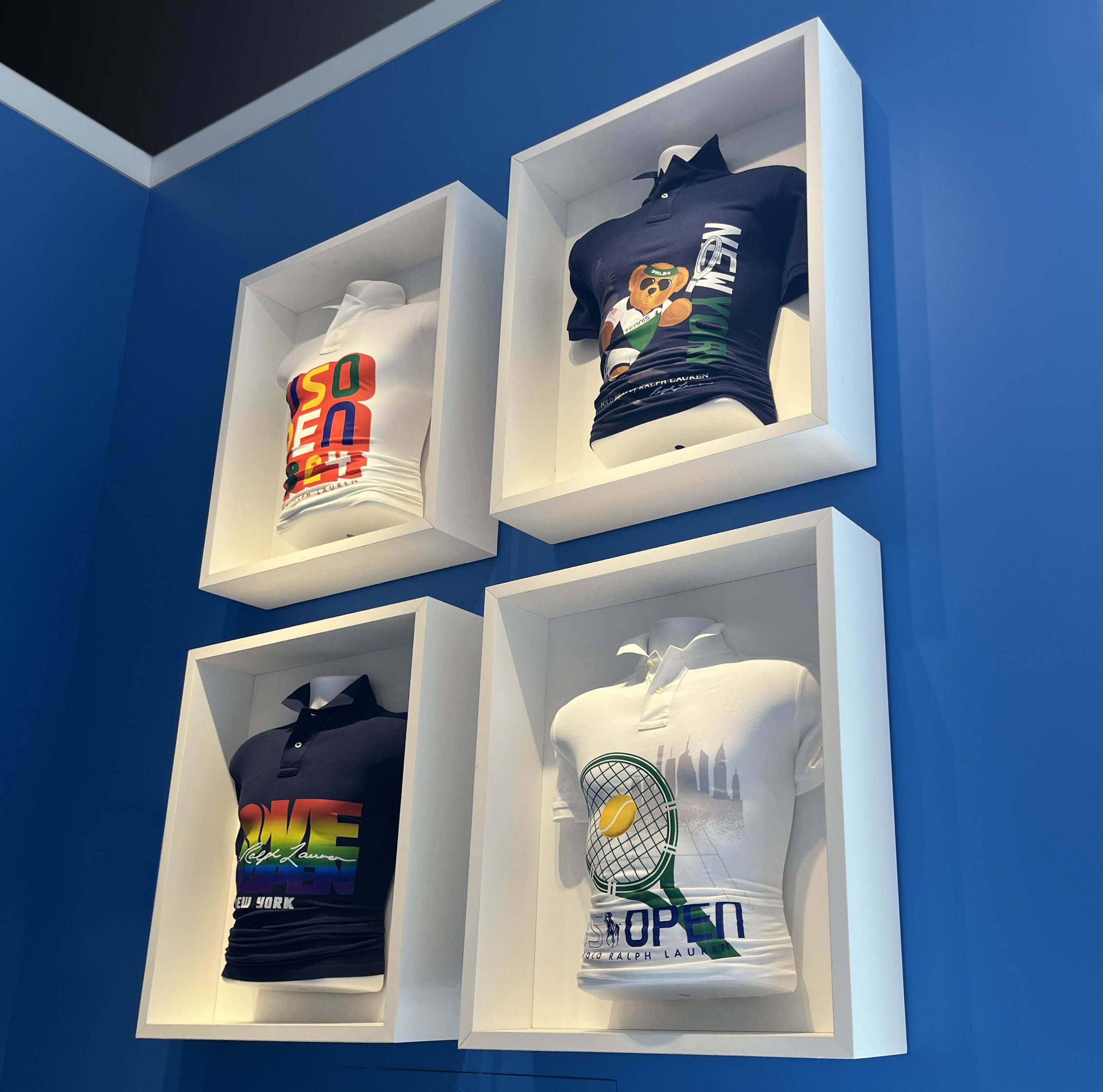 US_Open Shop_Personalized_Apparel_Wall Display_Roland_DGA